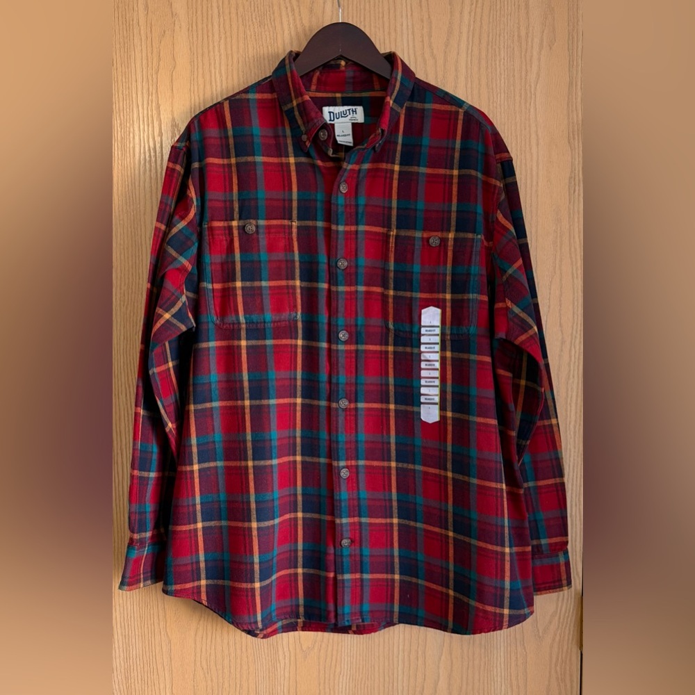 Duluth Trading | Men’s Large | Red Plaid Free Swingin’ Relaxed Fit Shirt | NWT